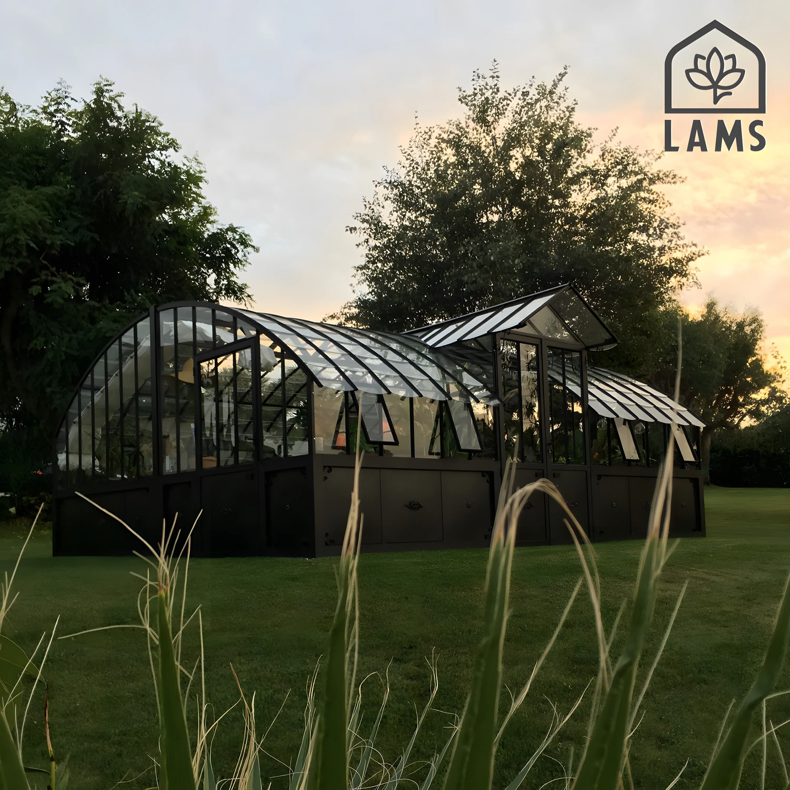 longbush-glasshouse-amboise-full-view-in-black