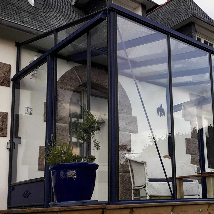 Hurð vinstra megin Image